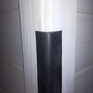 Cantonera goma compacta de 40x40 mm