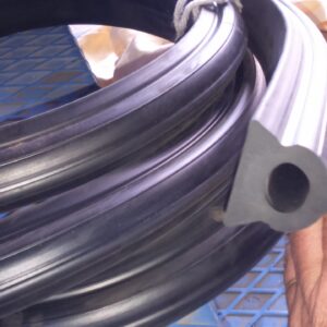 perfil de goma para camión basura