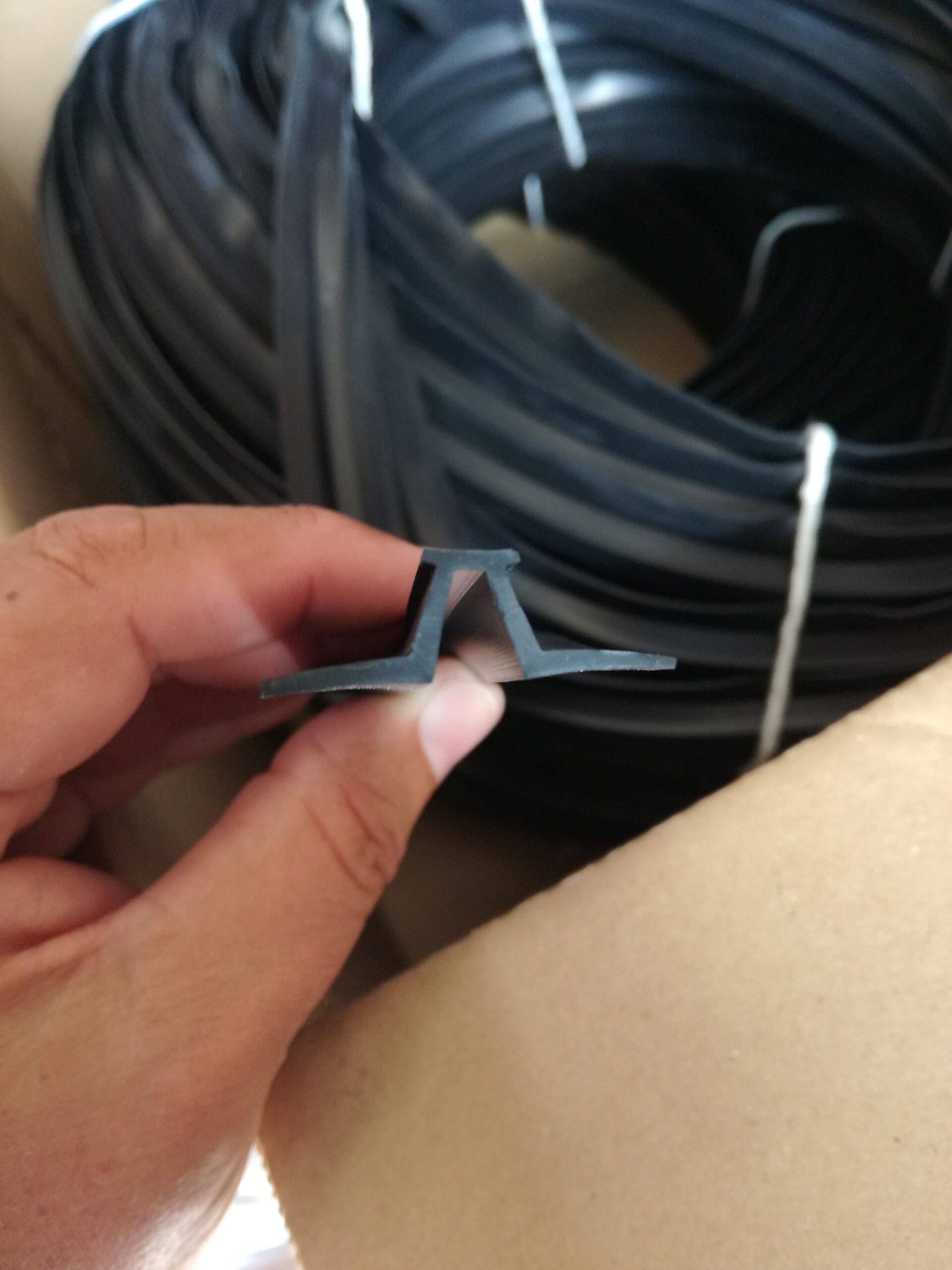 Perfil de goma con forma